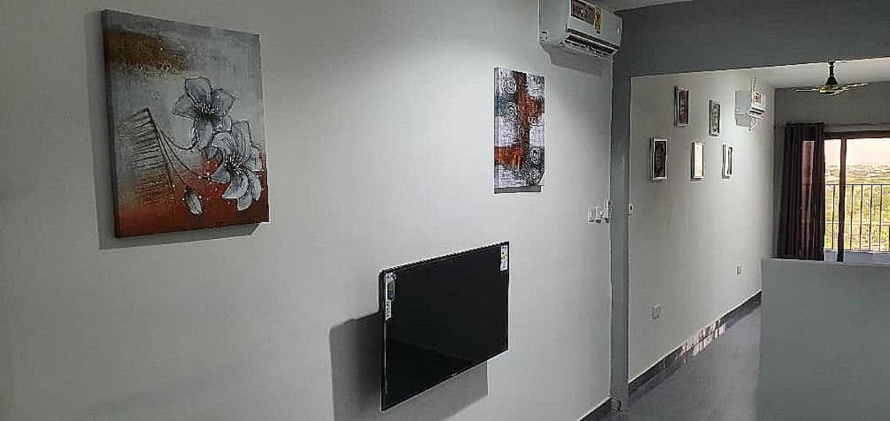 Legon City Mall Short Stay Apartments For Business And Vacation - East Legon Accra Buitenkant foto